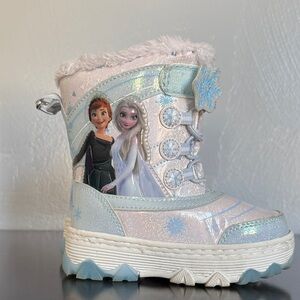 Disney Frozen Snow Boots with Blue and White Accents